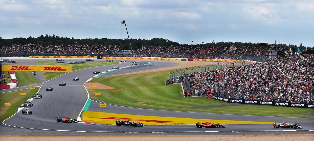 开云APP-迈凯伦横扫威廉姆斯，汉密尔顿刷新纪录