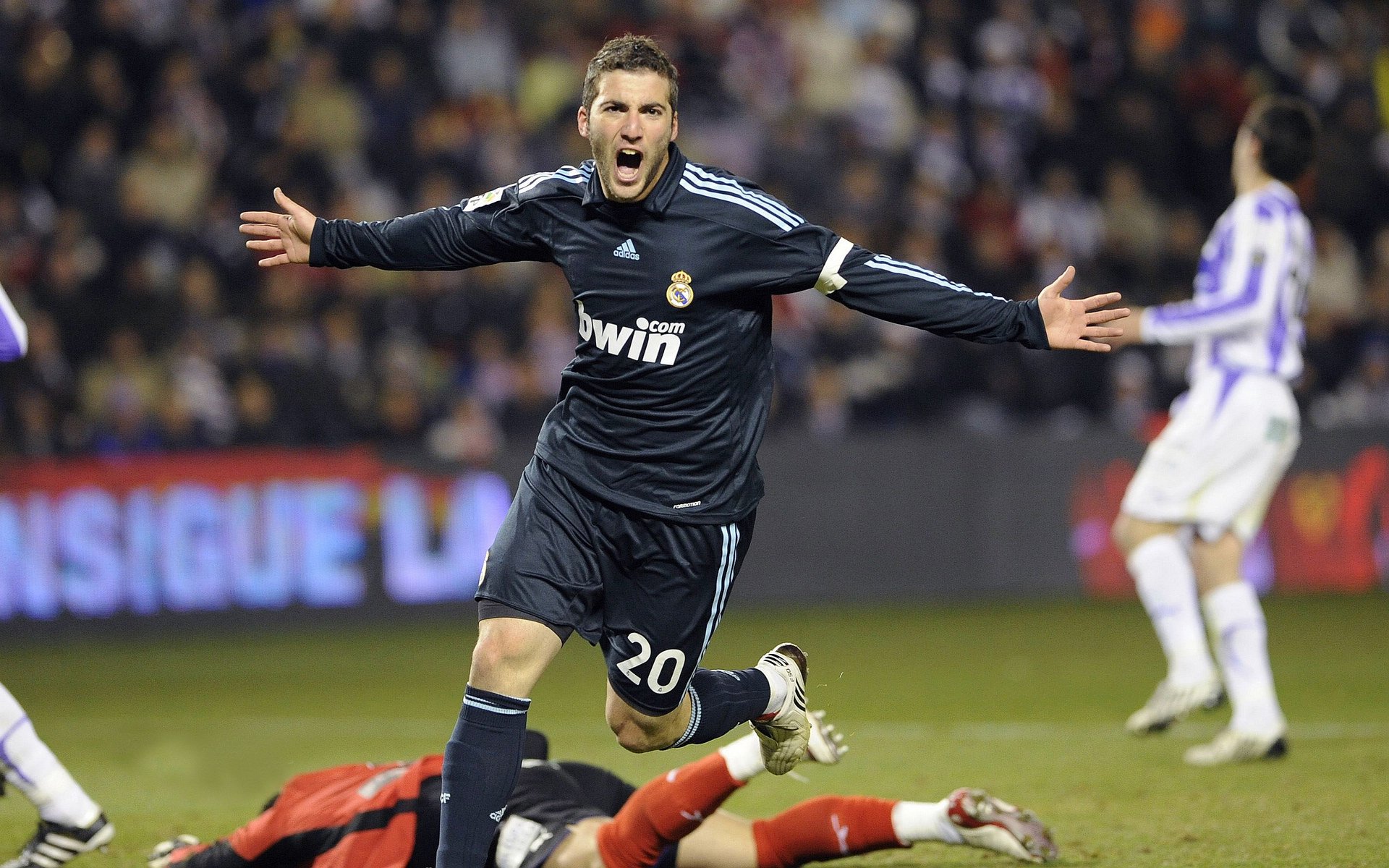 硬仗英雄与接管之王，法国足球硬仗毕尔巴鄂，福登跨界NBA总决赛的体育启示录